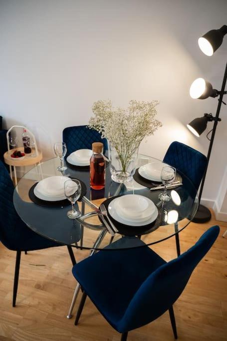 2 Bed Apt In Leeds City Centre ภายนอก รูปภาพ