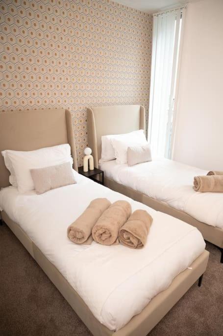 2 Bed Apt In Leeds City Centre ภายนอก รูปภาพ