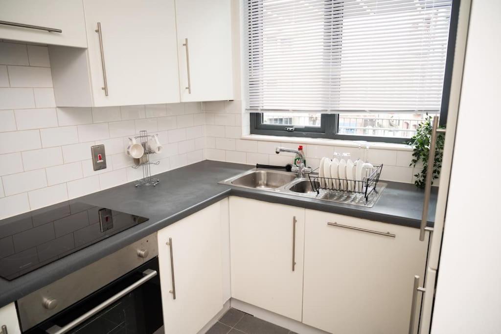 2 Bed Apt In Leeds City Centre ภายนอก รูปภาพ