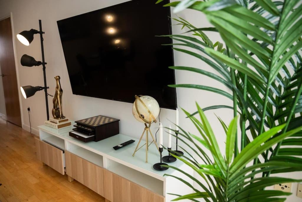 2 Bed Apt In Leeds City Centre ภายนอก รูปภาพ
