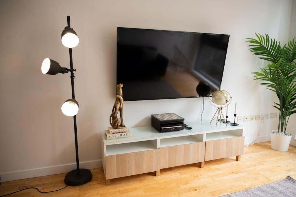 2 Bed Apt In Leeds City Centre ภายนอก รูปภาพ
