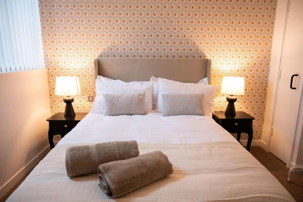 2 Bed Apt In Leeds City Centre ภายนอก รูปภาพ