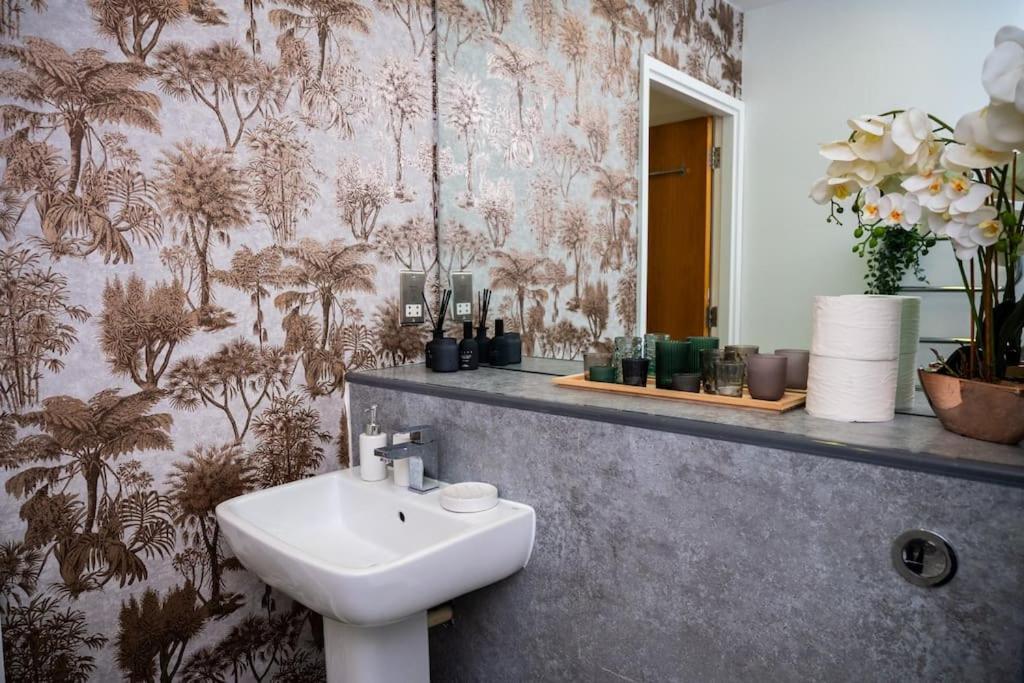 2 Bed Apt In Leeds City Centre ภายนอก รูปภาพ